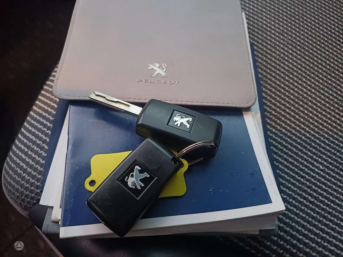 Peugeot 807 2013 — photo 21
