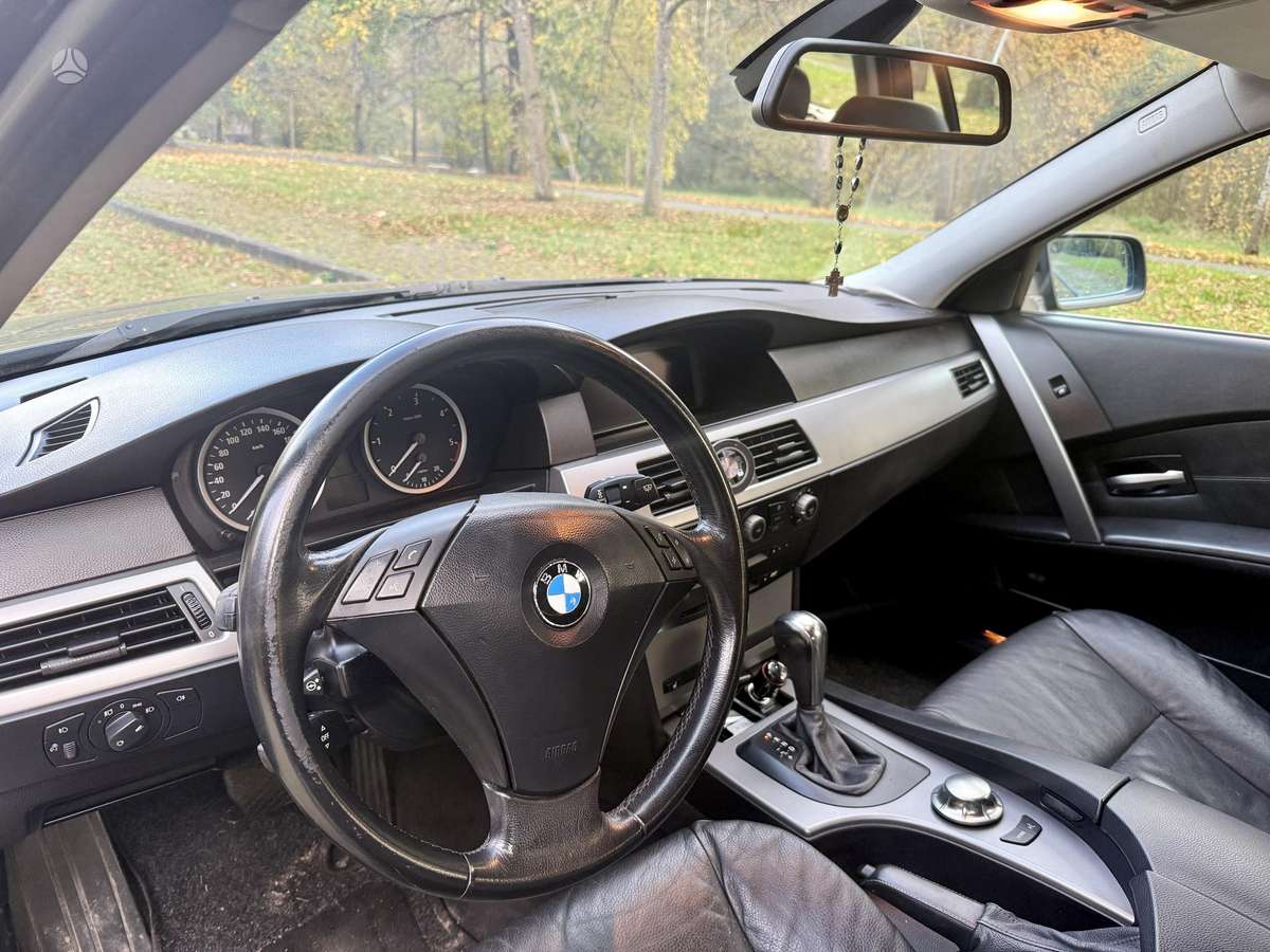 BMW 530 2004 — photo 12
