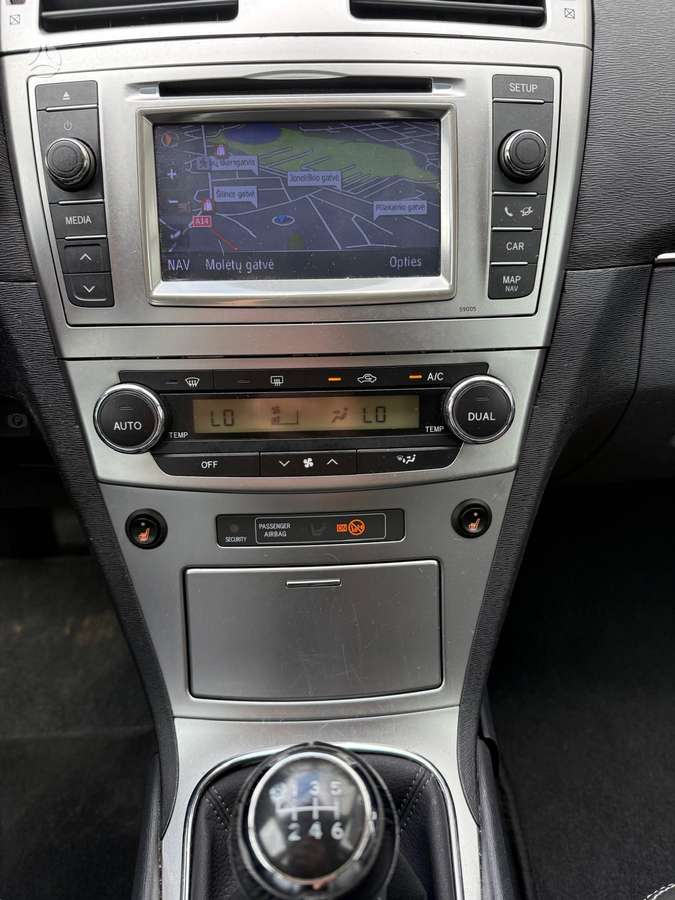 Toyota Avensis 2012 — photo 13