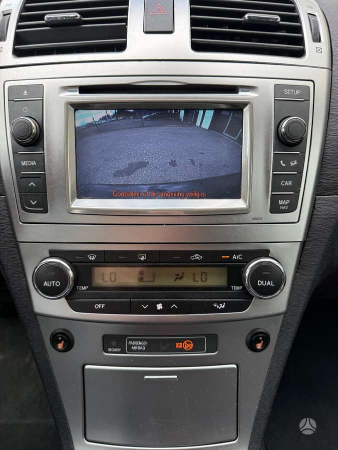 Toyota Avensis 2012 — photo 14