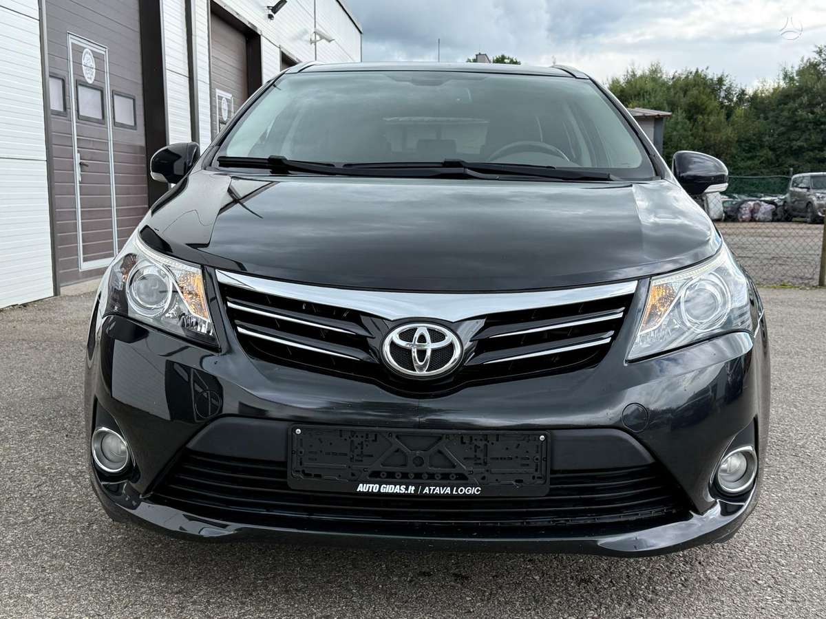 Toyota Avensis 2012 — photo 7