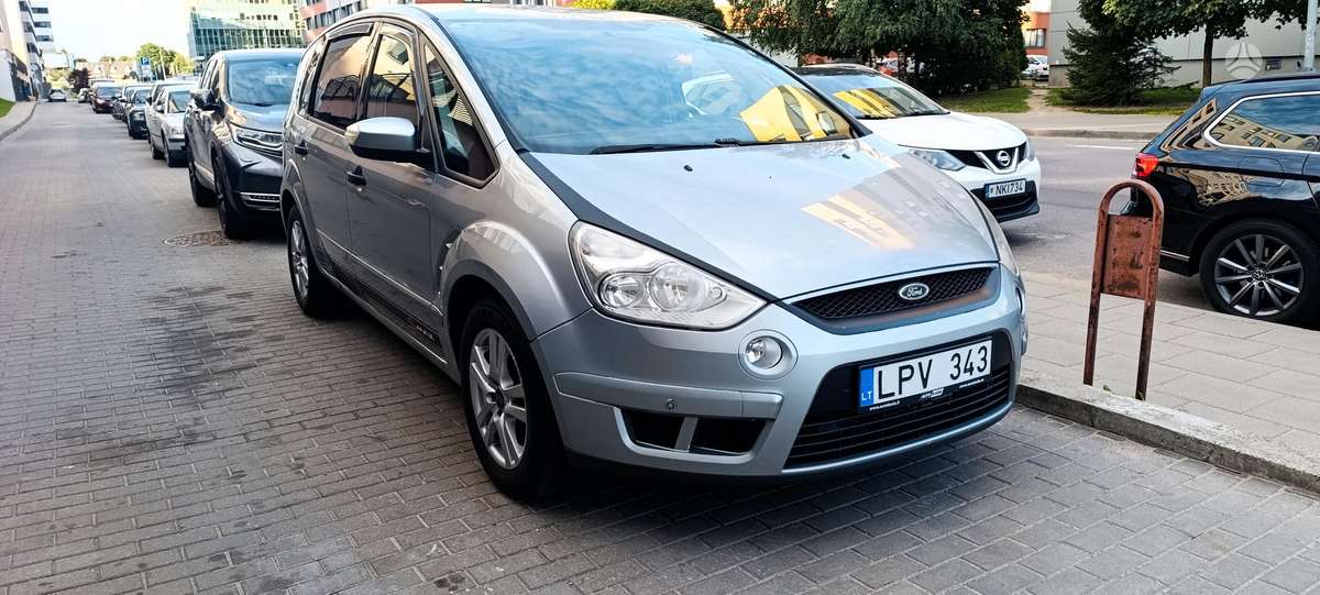 Ford S-MAX 2007 — rear view