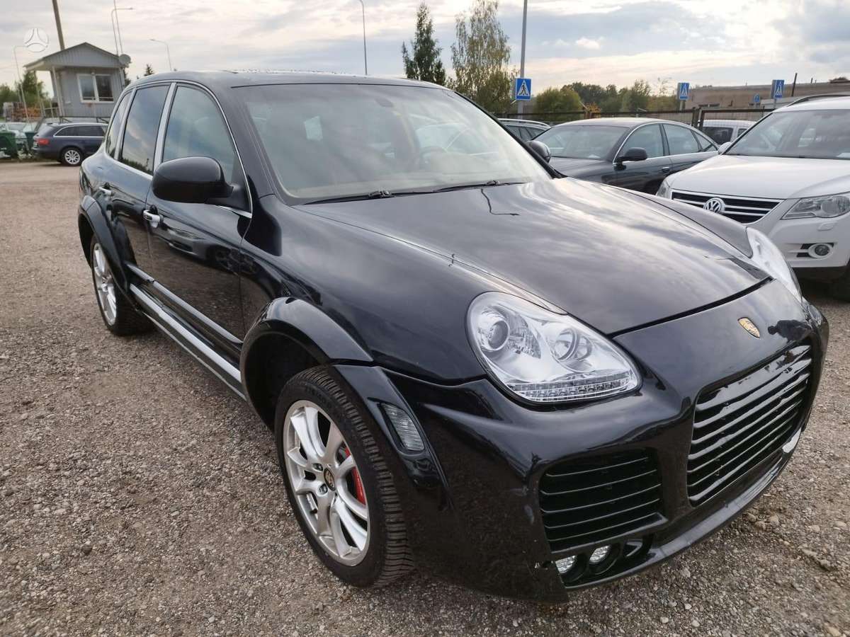 Porsche Cayenne 2004 — вигляд ззаду