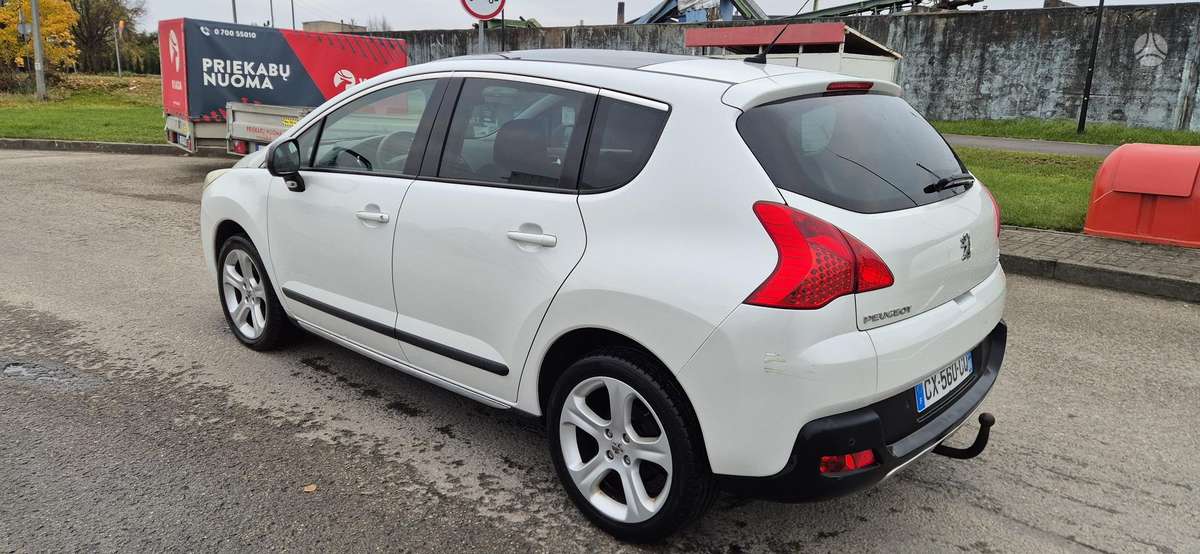 Peugeot 3008 2013 — engine 1560 cm³, 111 HP (82kW)
