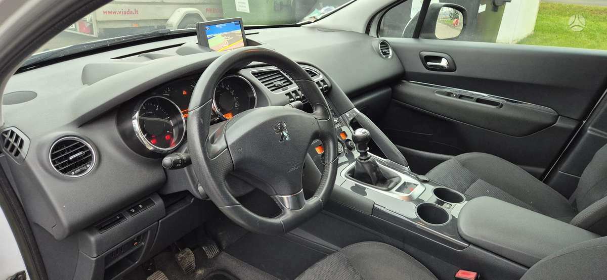 Peugeot 3008 2013 — photo 9