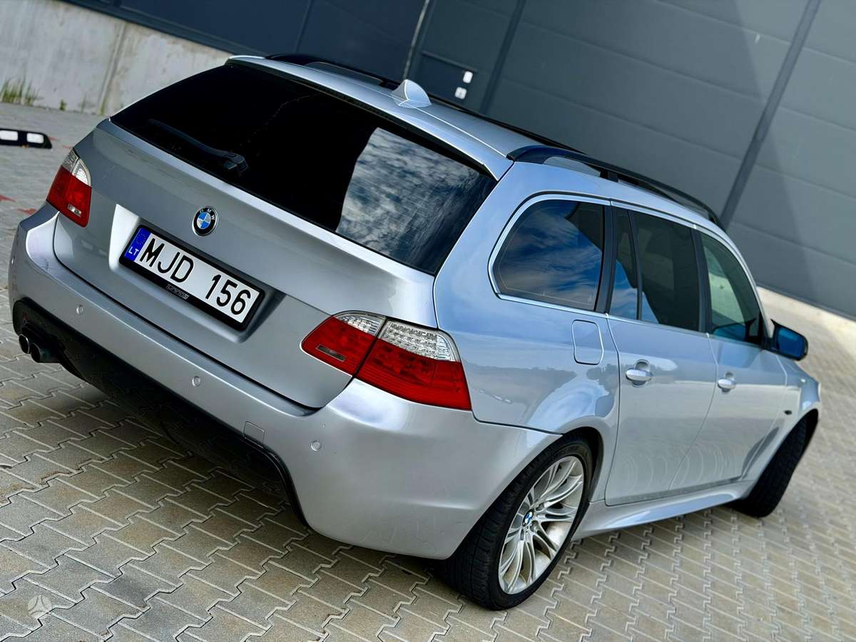 BMW 525 2007 — interior