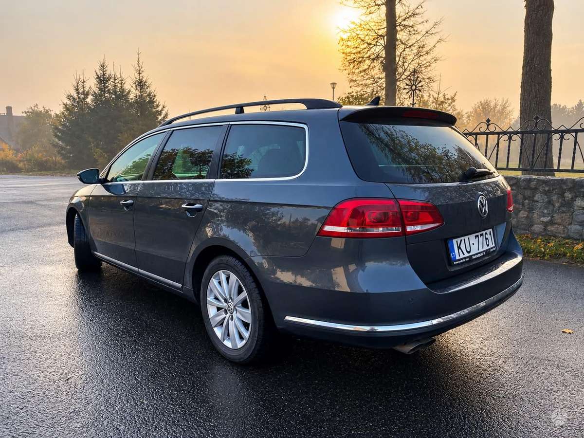 Volkswagen Passat 2013 — interior