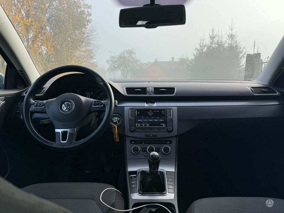 Volkswagen Passat 2013 — engine 1968 cm³, 140 HP (103kW)