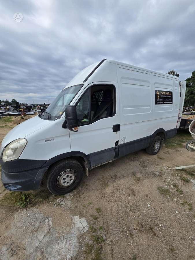 Iveco Daily 2012 — вигляд ззаду