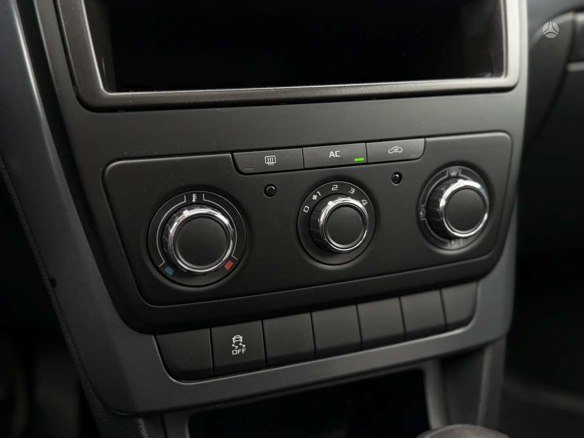 Skoda Yeti 2011 — фото 12