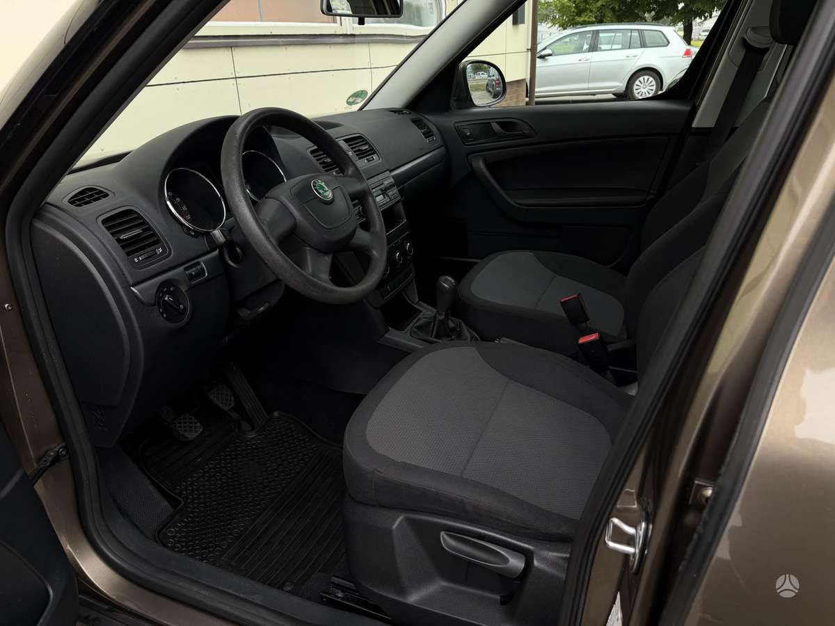 Skoda Yeti 2011 — фото 16