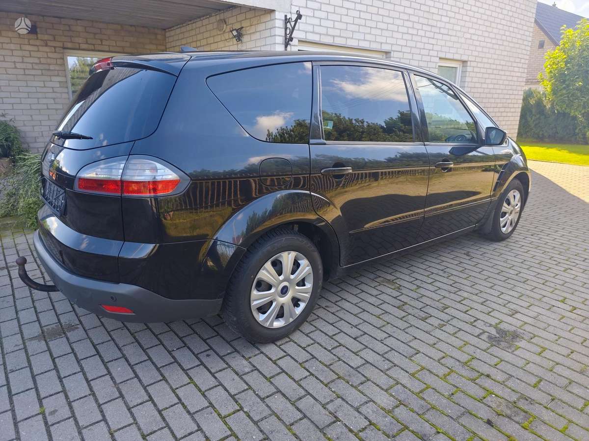 Ford S-MAX 2008 — rear view
