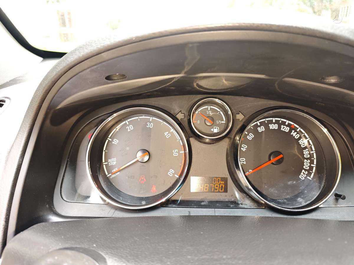 Opel Antara 2012 — photo 8