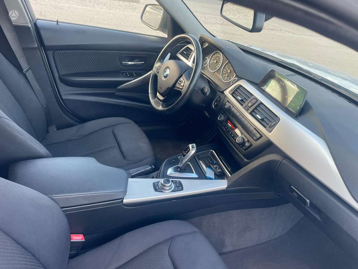 BMW 320 2014 — photo 7