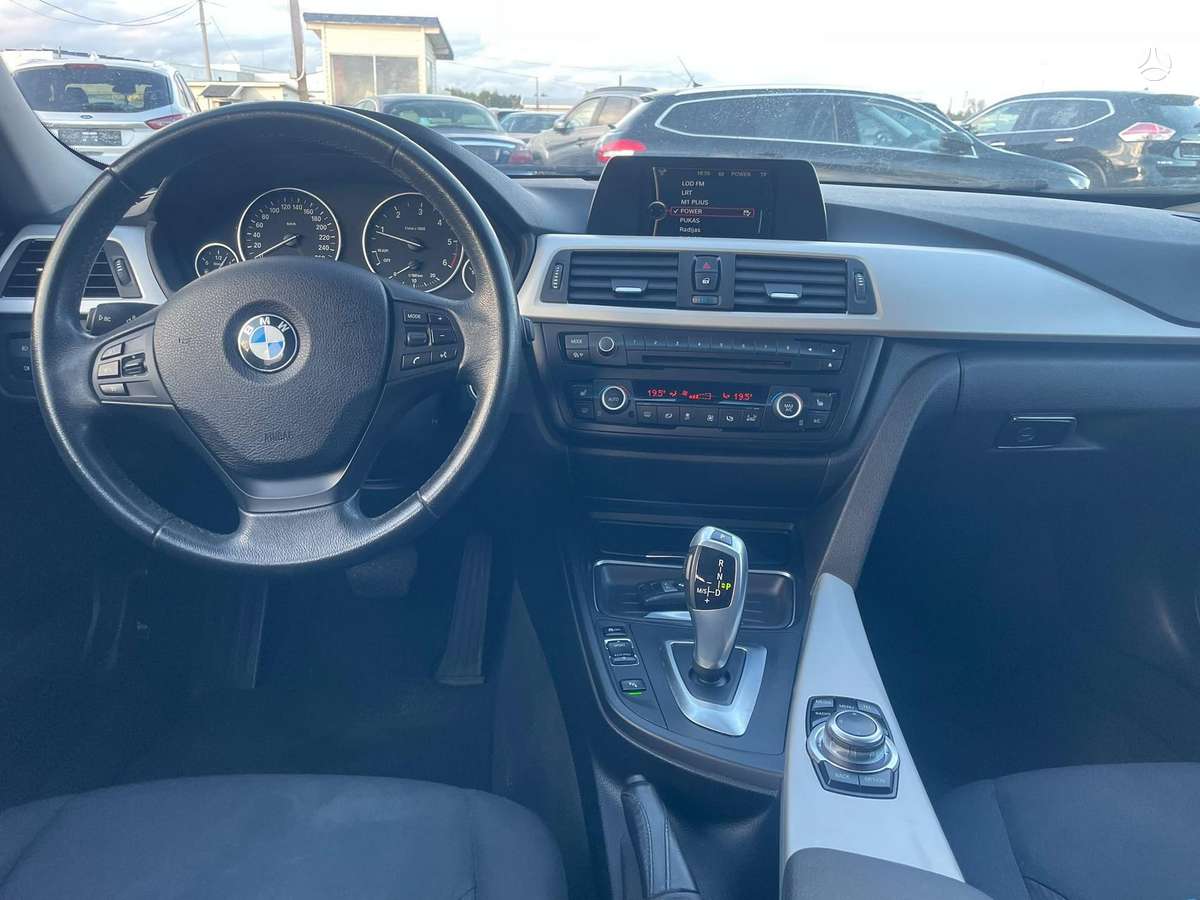 BMW 320 2014 — photo 9