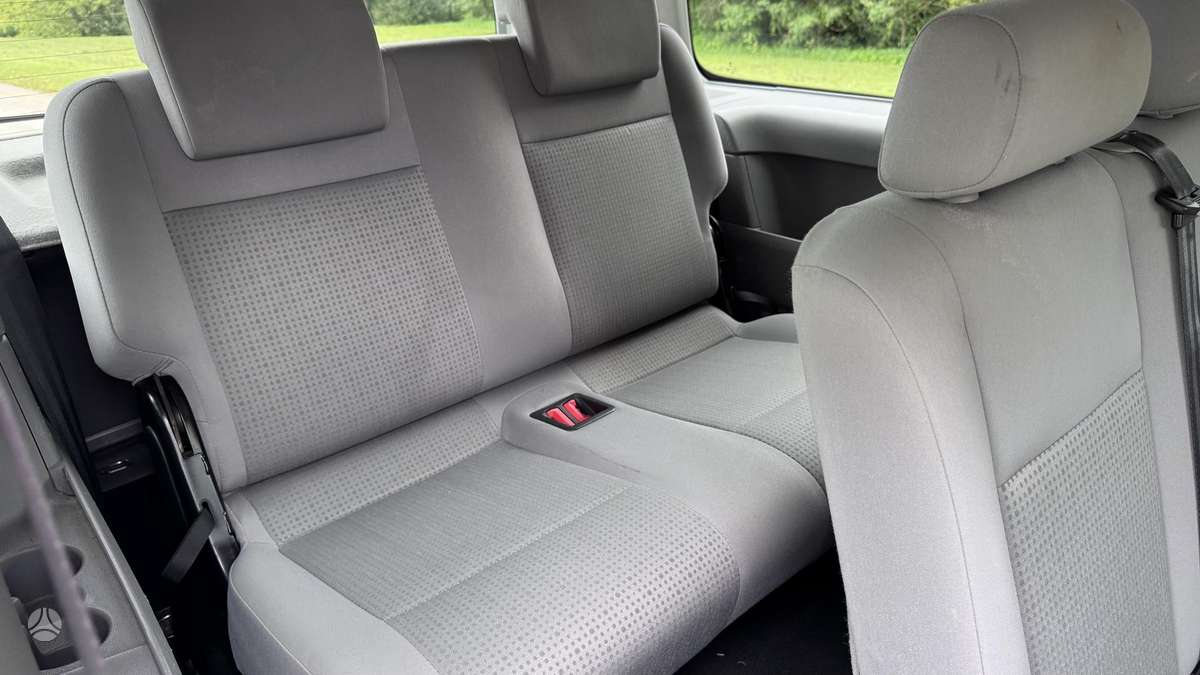 Volkswagen Caddy 2009 — photo 13