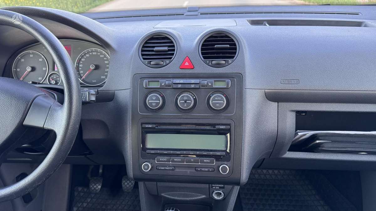 Volkswagen Caddy 2009 — photo 16