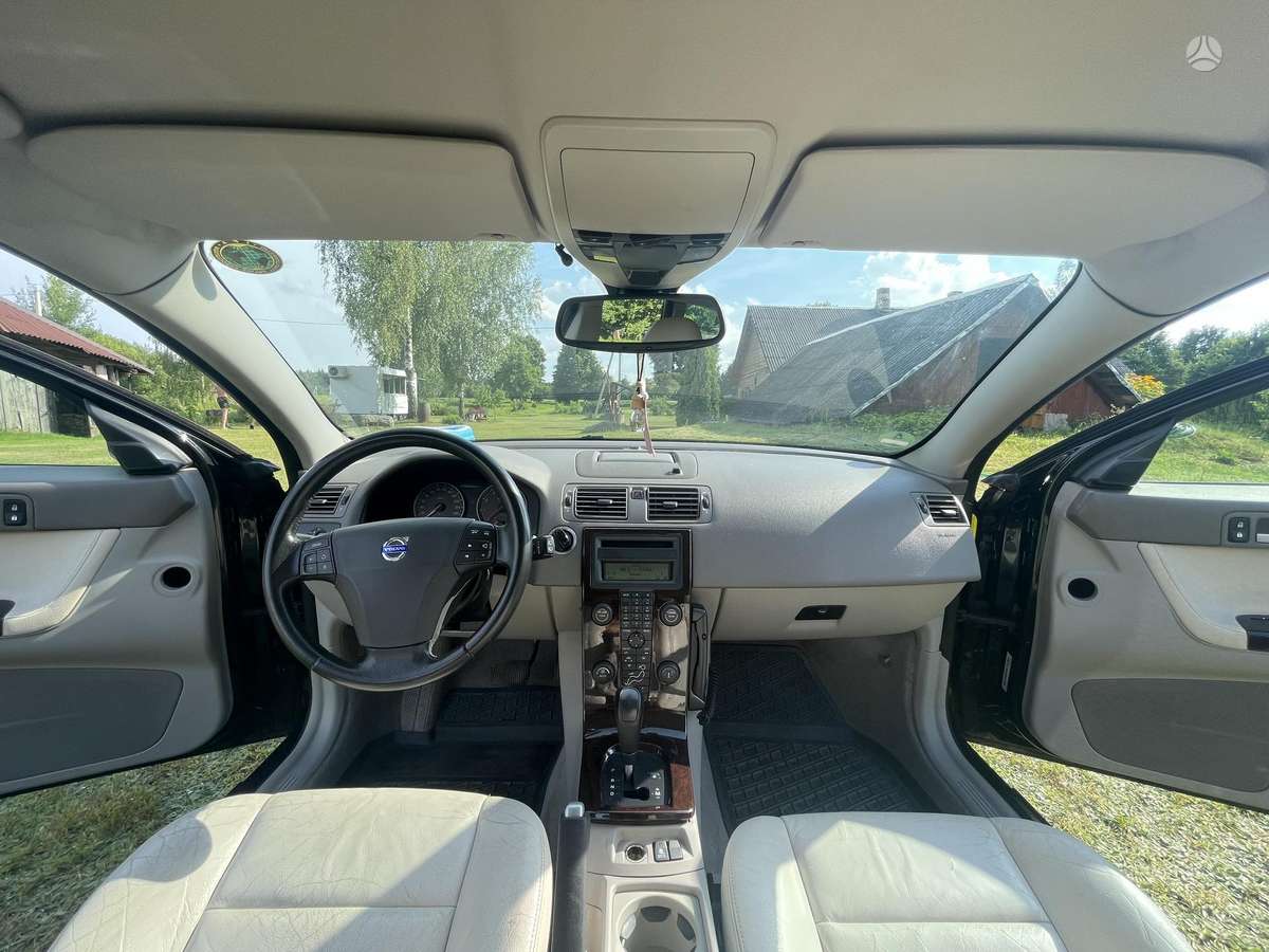 Volvo V50 2005 — interior