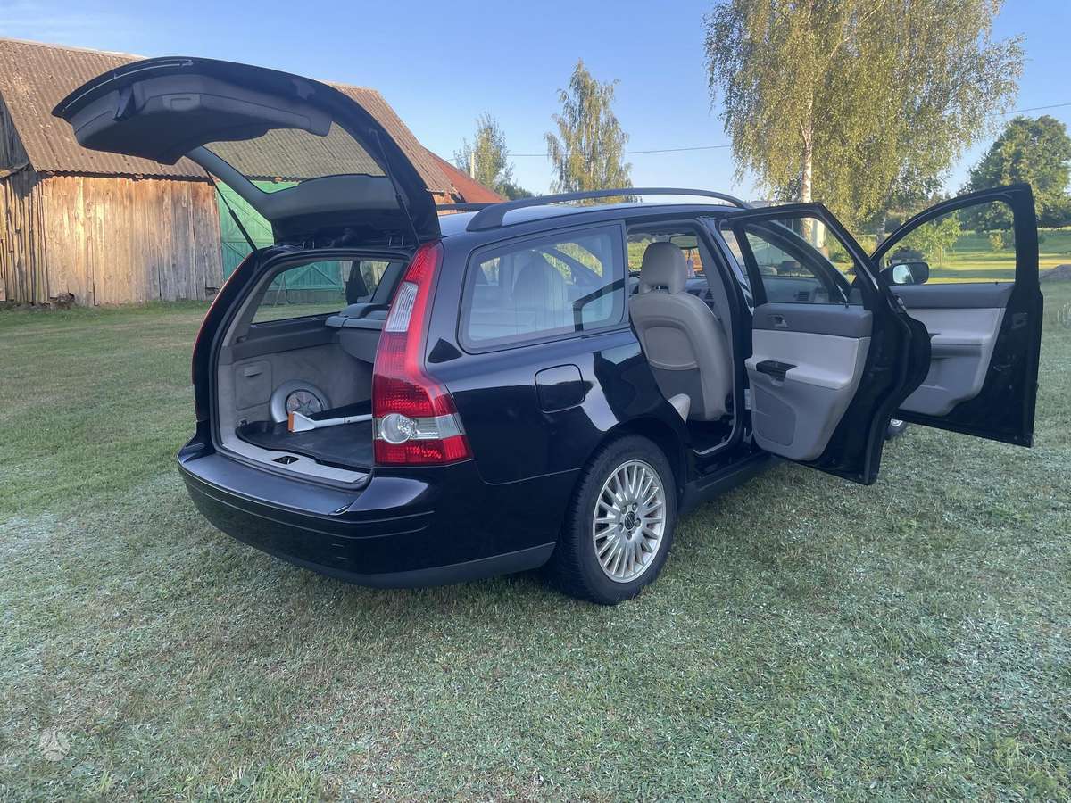 Volvo V50 2005 — photo 8