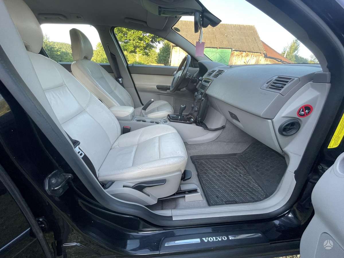 Volvo V50 2005 — photo 9