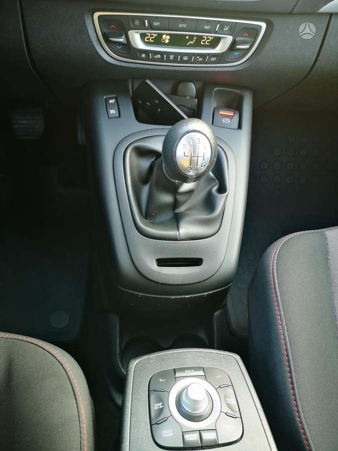 Renault Scenic 2015 — фото 11