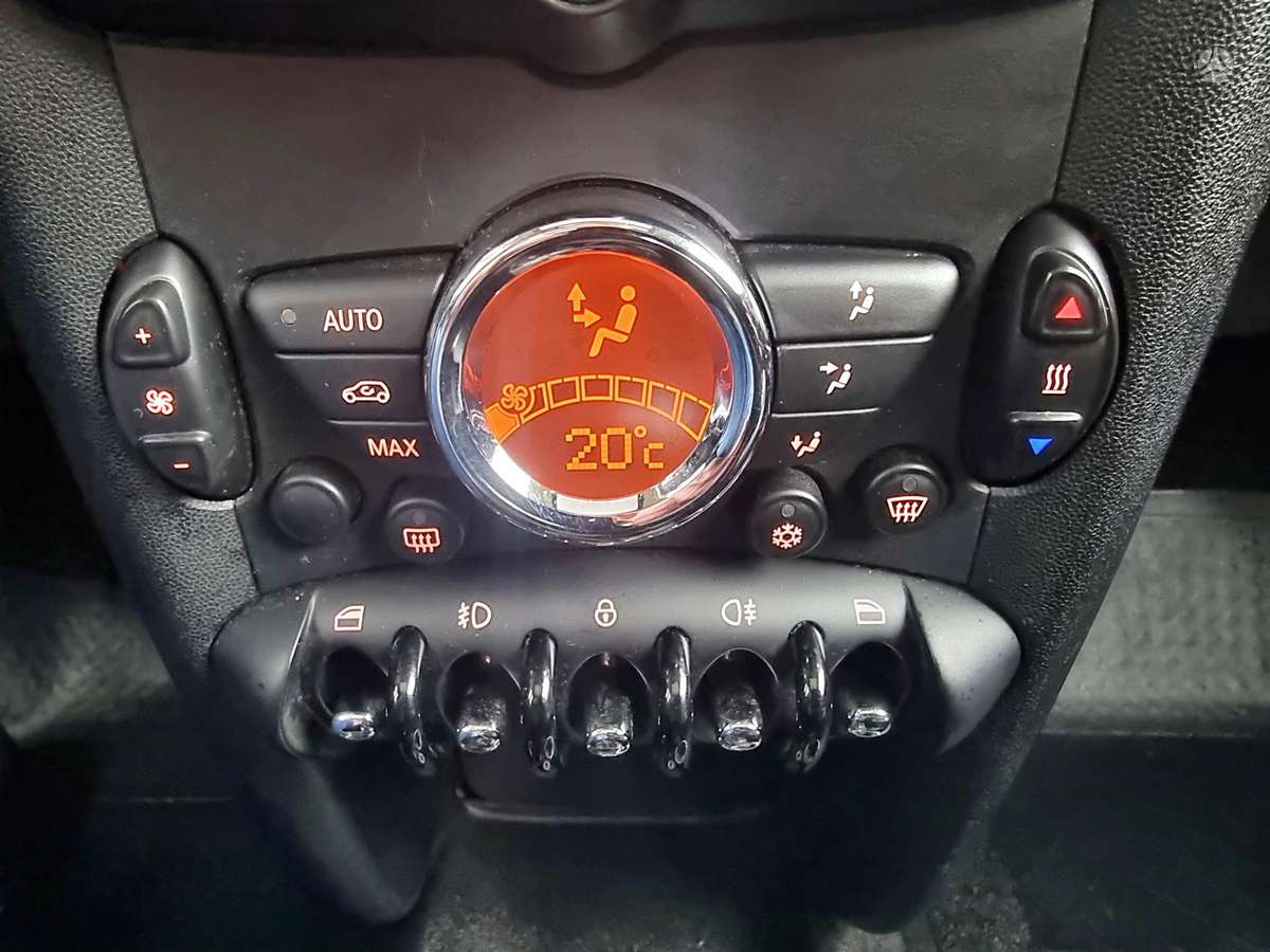 Mini Cooper 2011 — photo 18