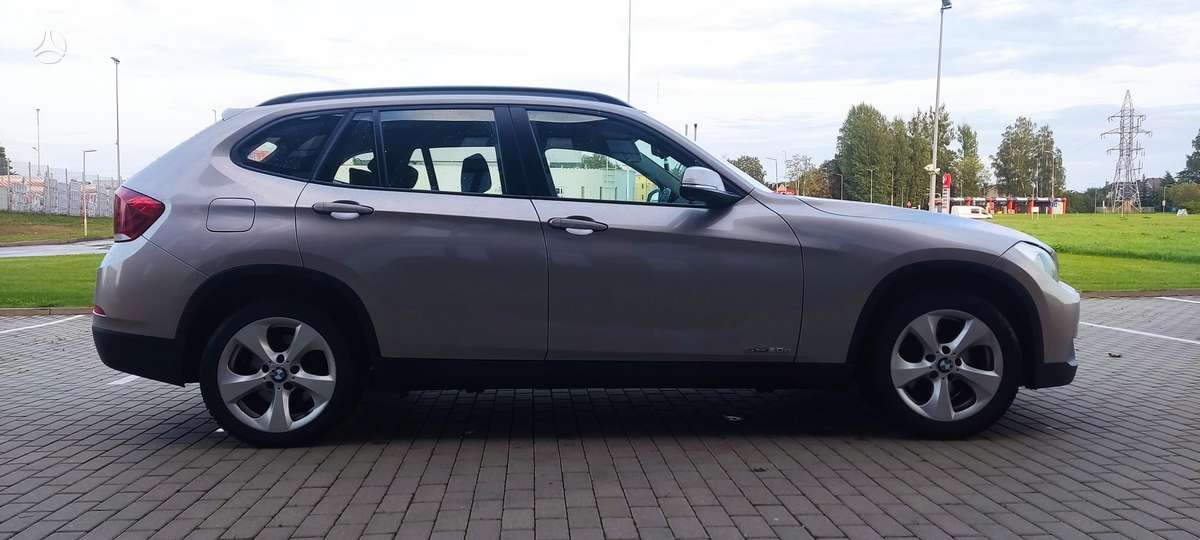 BMW X1 2012 — photo 8