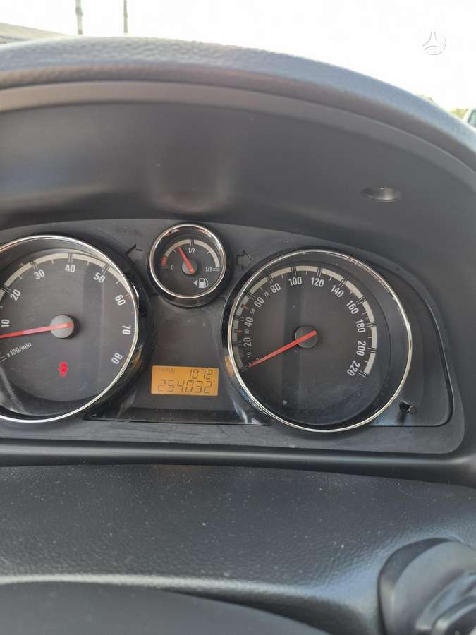 Opel Antara 2010 — photo 10