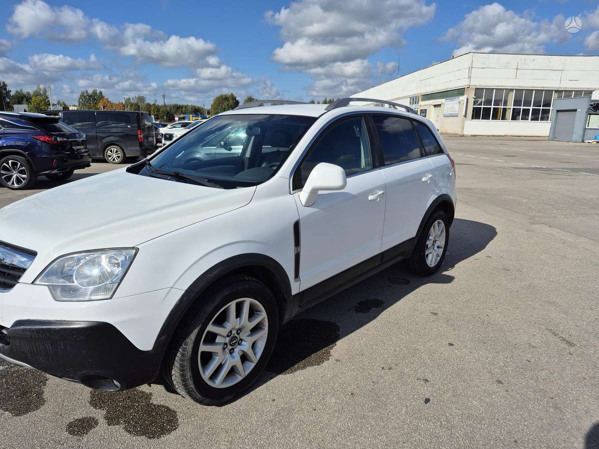 Opel Antara 2010 — rear view
