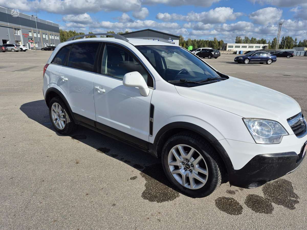 Opel Antara 2010 — interior