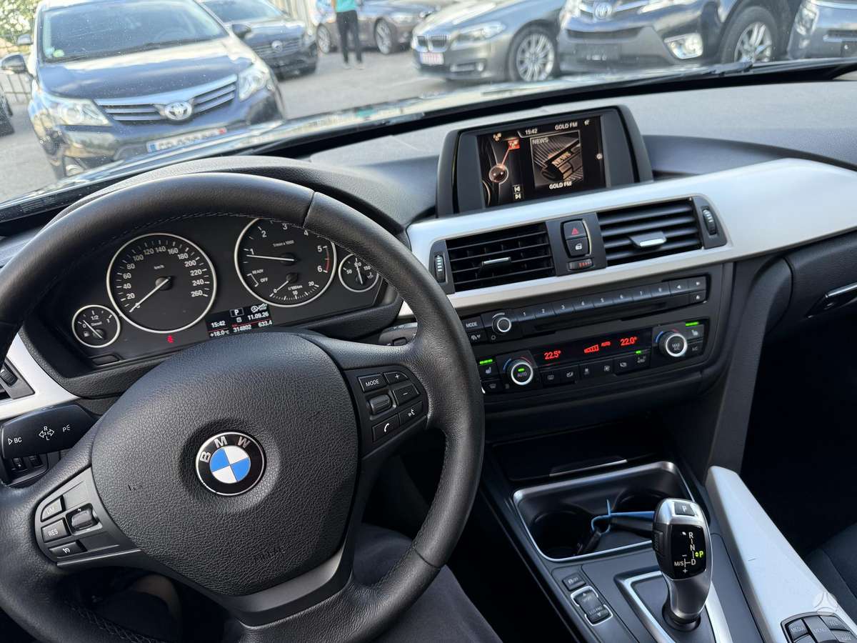 BMW 320 2015 — photo 10
