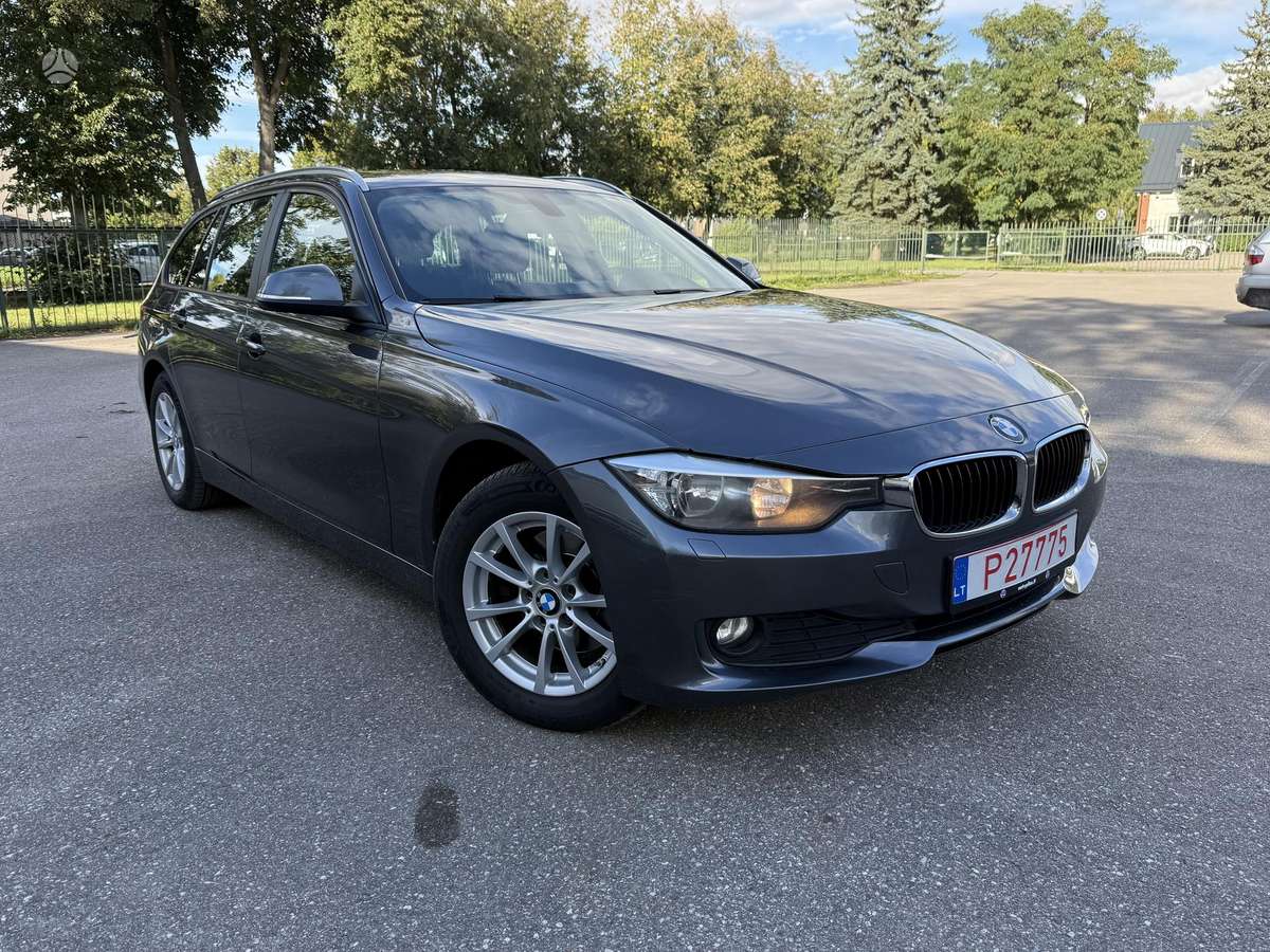 BMW 320 2015 — interior