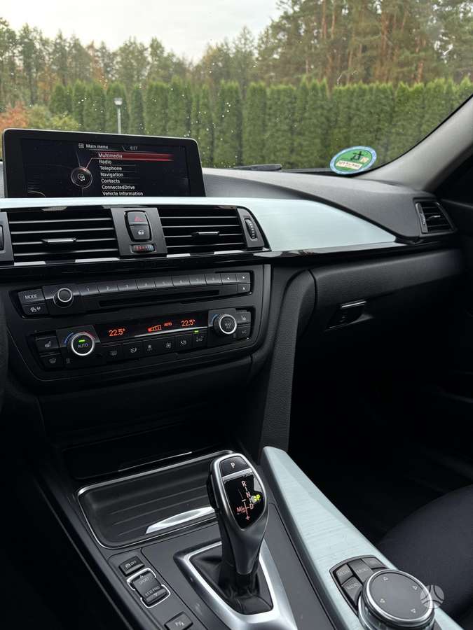 BMW 320 2014 — photo 13