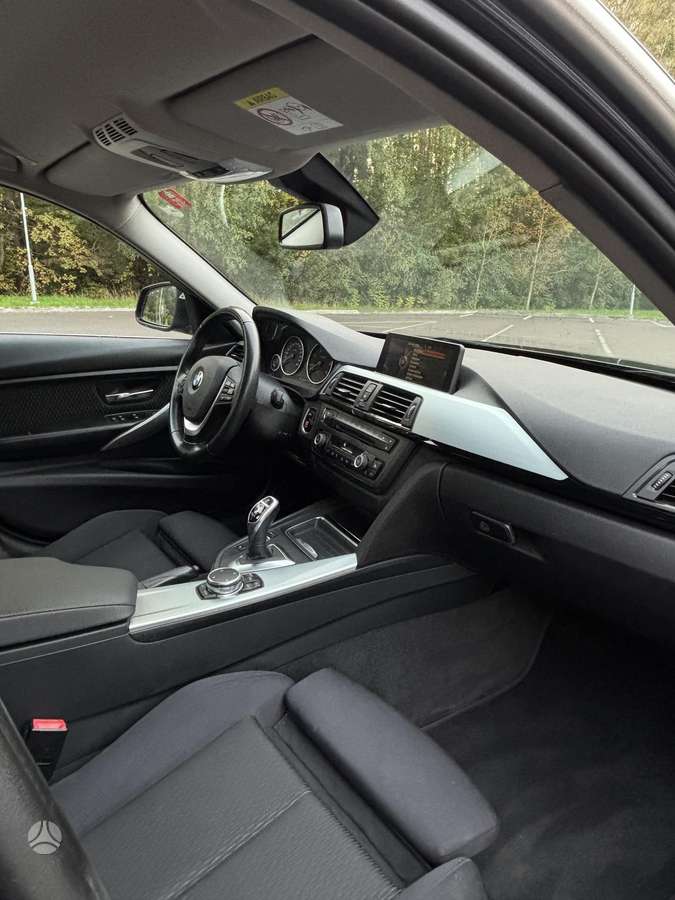 BMW 320 2014 — photo 9