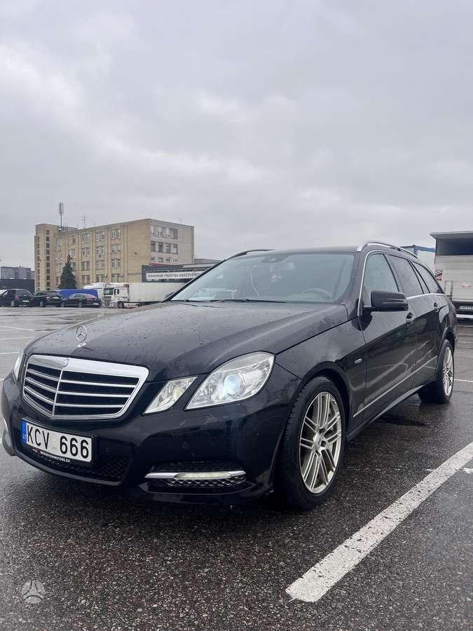 Mercedes-Benz E200 2012 — vehicle for AFU Ukraine