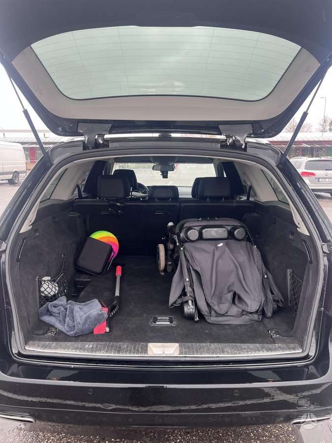 Mercedes-Benz E200 2012 — photo 10