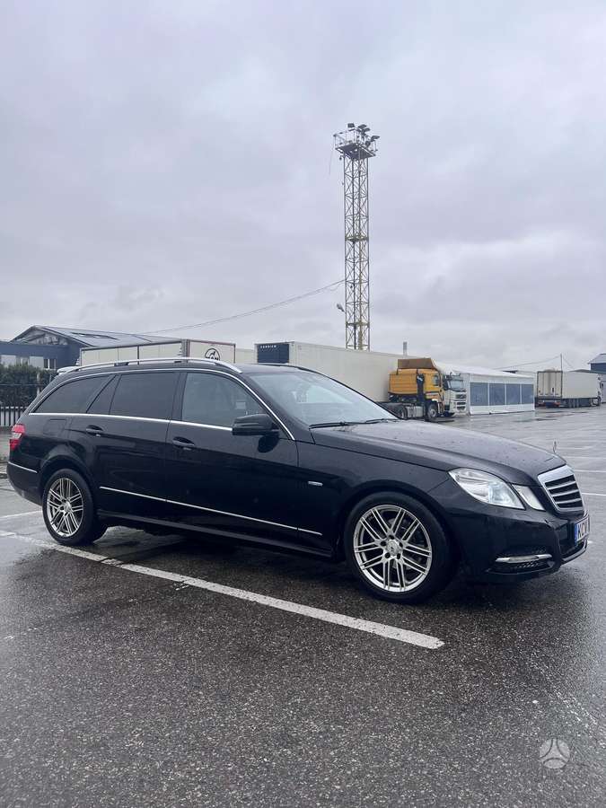 Mercedes-Benz E200 2012 — engine 2143 cm³, 136 HP (100kW)