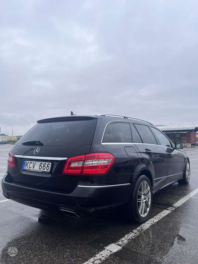 Mercedes-Benz E200 2012 — photo 5