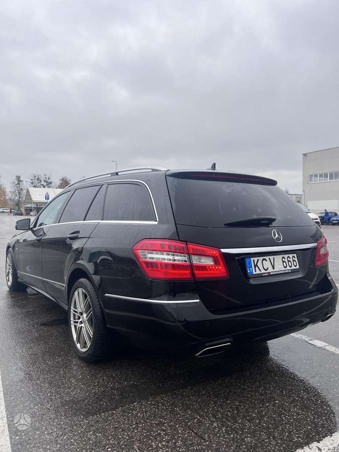 Mercedes-Benz E200 2012 — photo 7