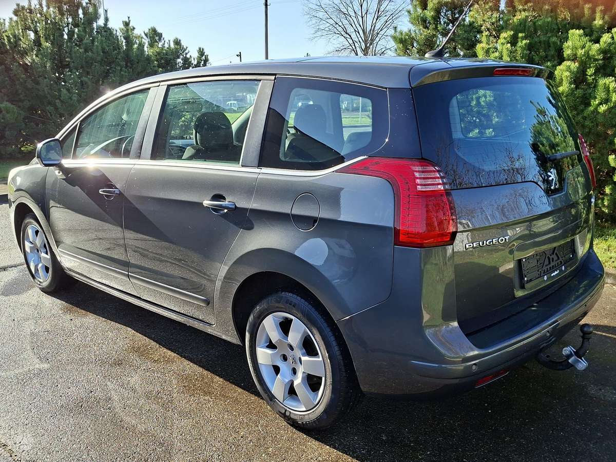 Peugeot 5008 2013 — двигун 1600 cm³, 156 HP (115kW)