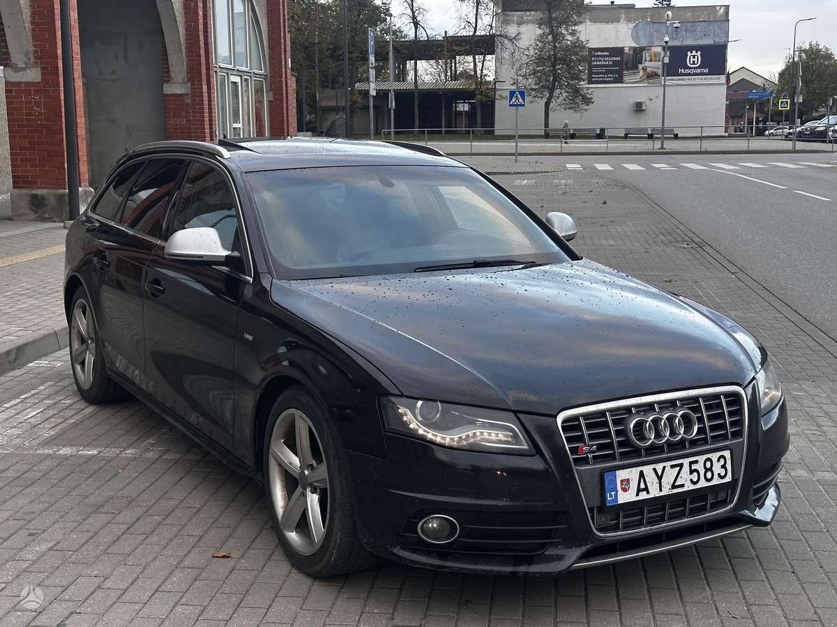 Audi A4 2008 — interior