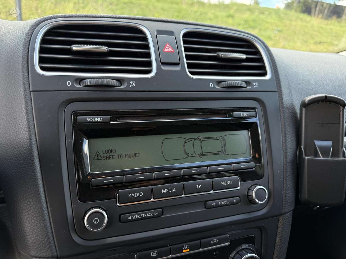 Volkswagen Golf 2010 — photo 11