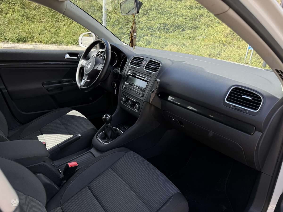 Volkswagen Golf 2010 — photo 14