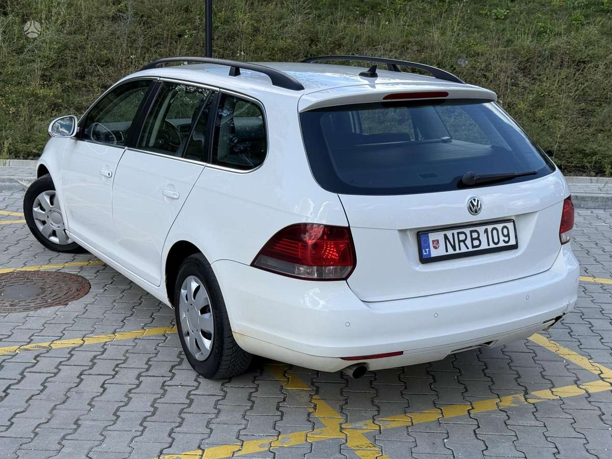 Volkswagen Golf 2010 — engine 1600 cm³, 105 HP (77kW)