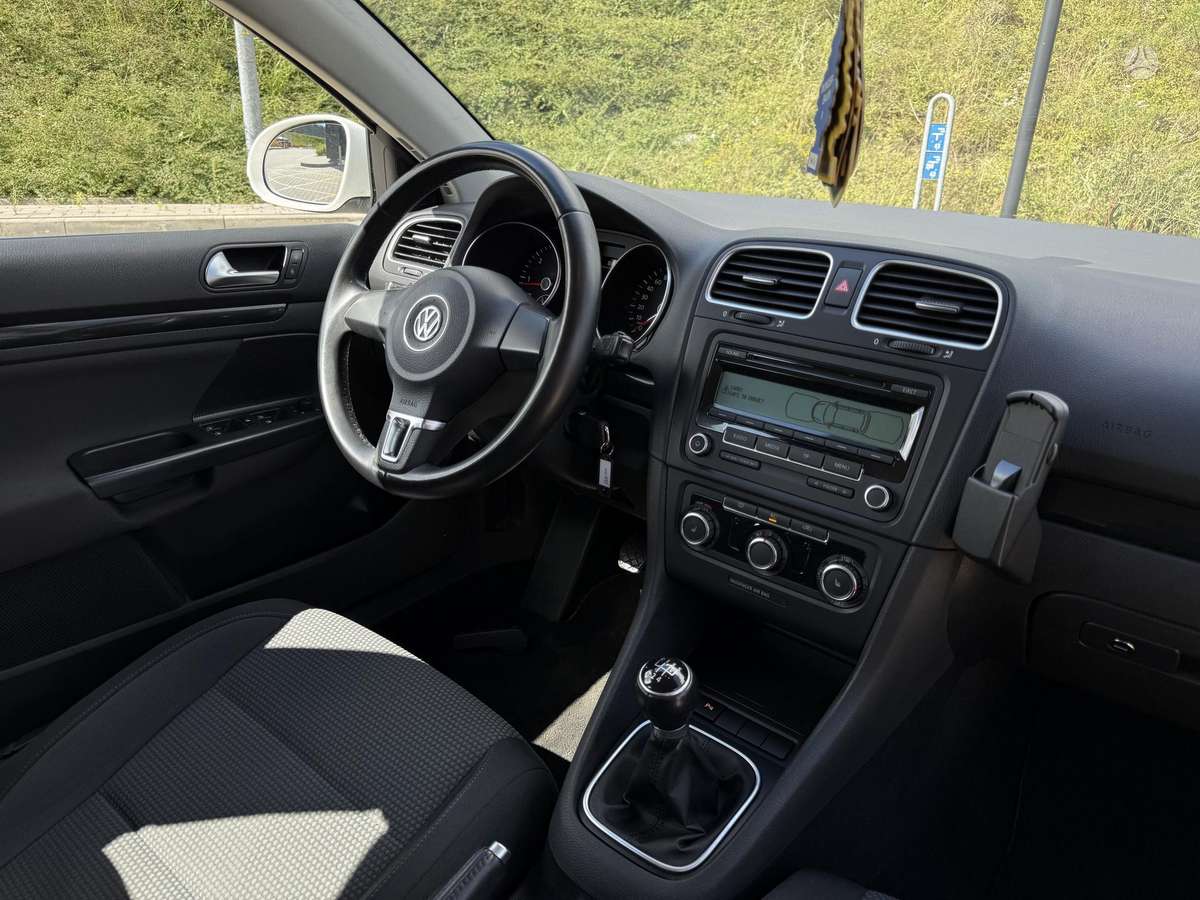 Volkswagen Golf 2010 — photo 7