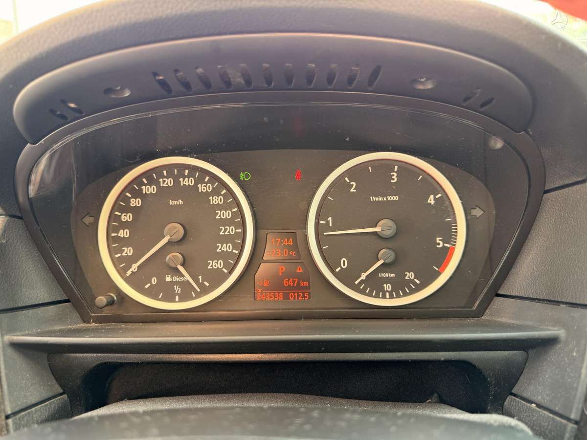 BMW 520 2006 — photo 31