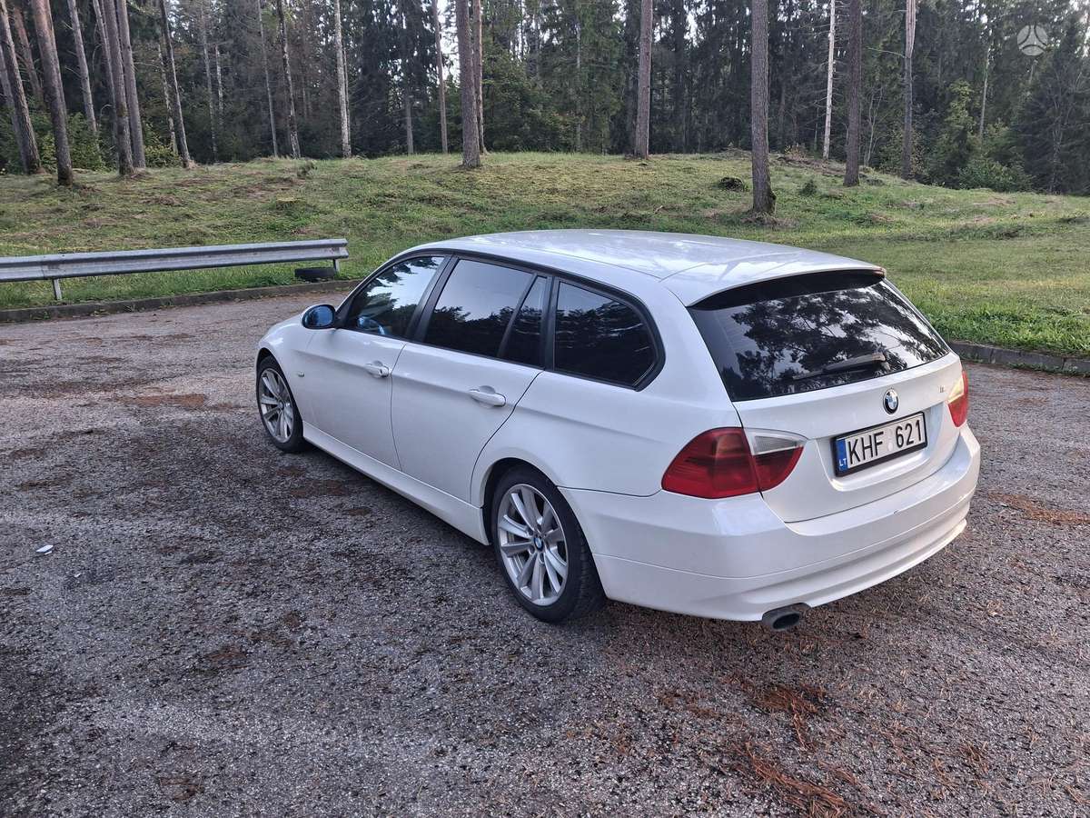 BMW 320 2008 — двигун 1995 cm³, 177 HP (130kW)