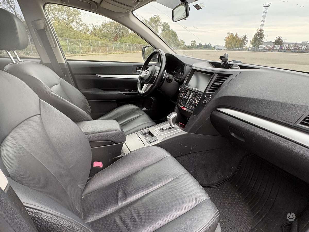 Subaru Outback 2012 — photo 10