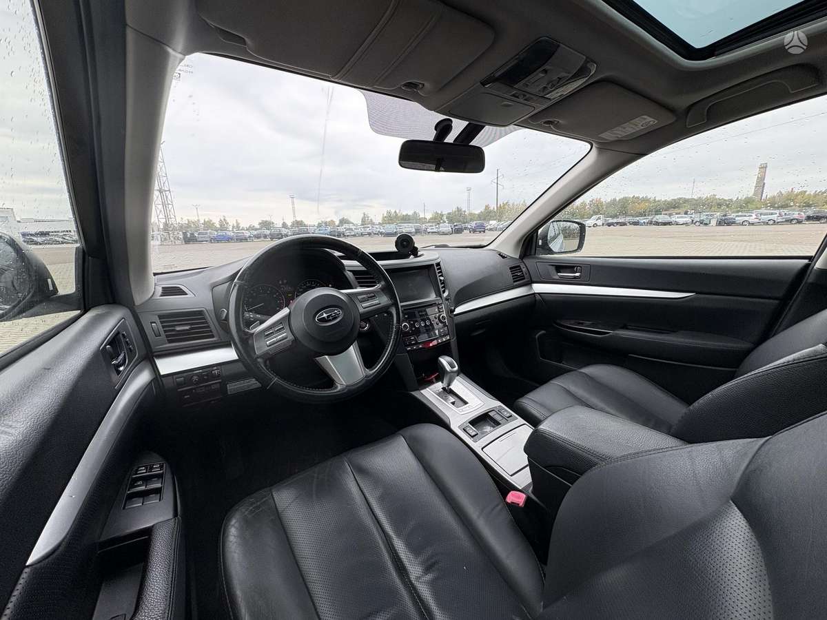 Subaru Outback 2012 — photo 11