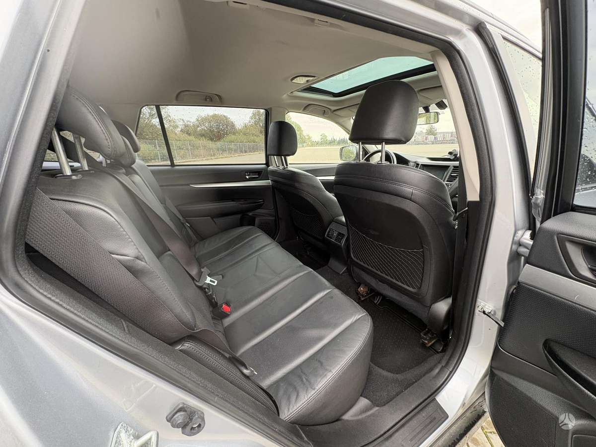 Subaru Outback 2012 — photo 13